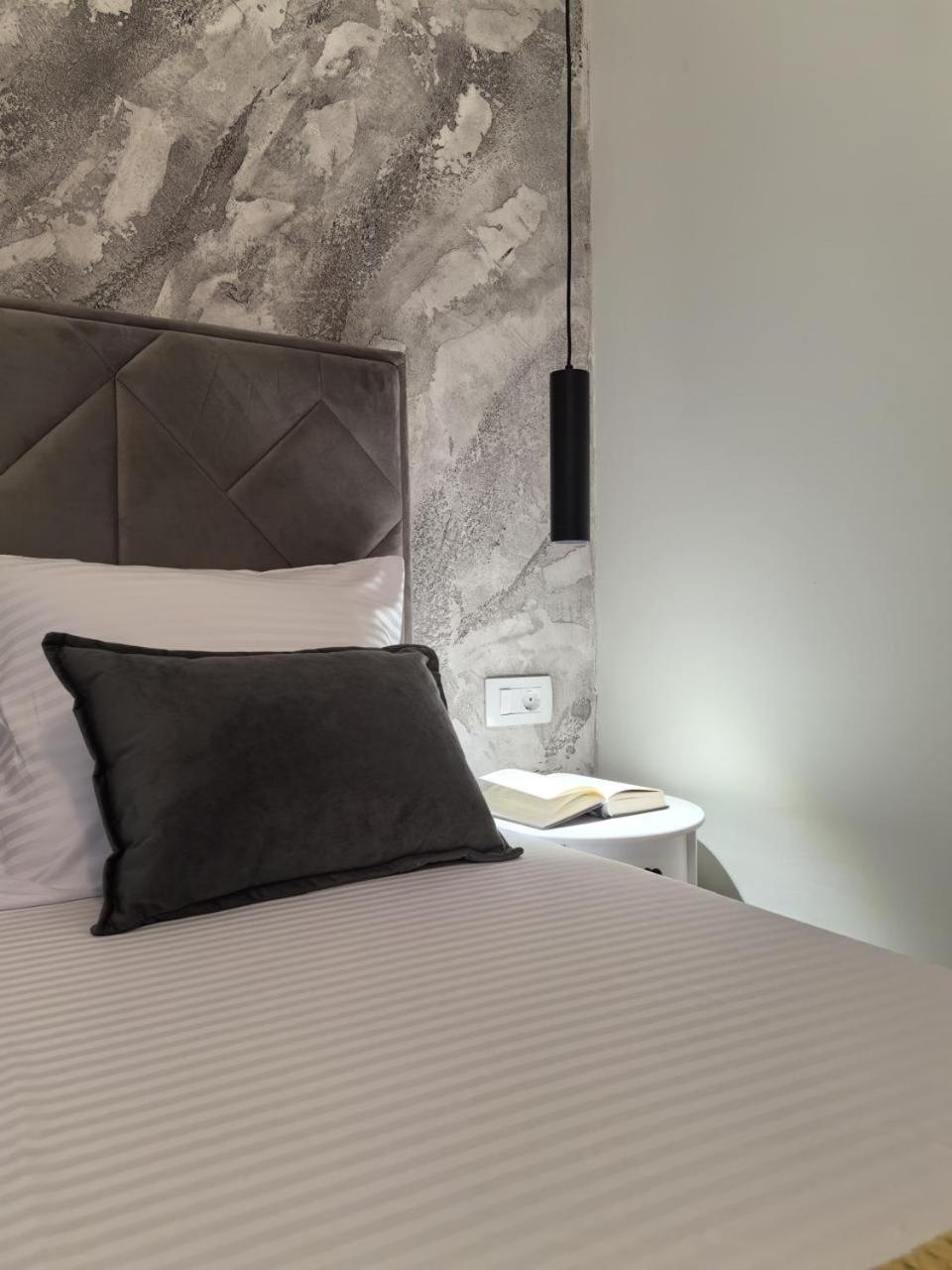 Sunny Hill - Parking - Fenced Garden - Luxury Loft Apartment Kotor Ngoại thất bức ảnh